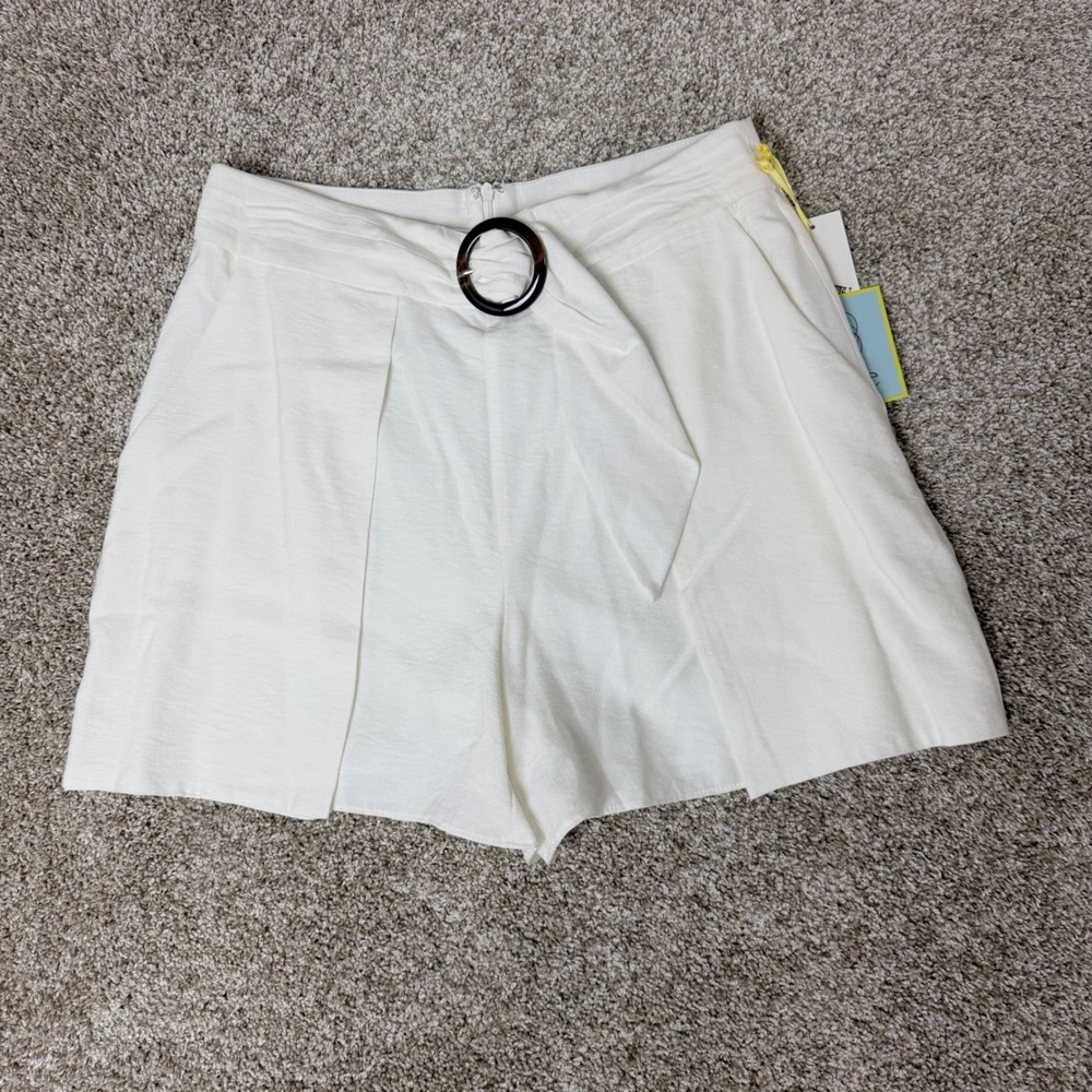 New CeCe Garden Romance‎ Ivory Belted Pleated High Rise Shorts Size 6